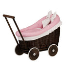 Rieten poppenwagen Luna donker met roze beddengoed