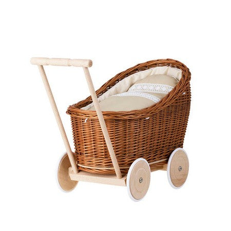 Rieten poppenwagen Luna naturel met beige beddengoed