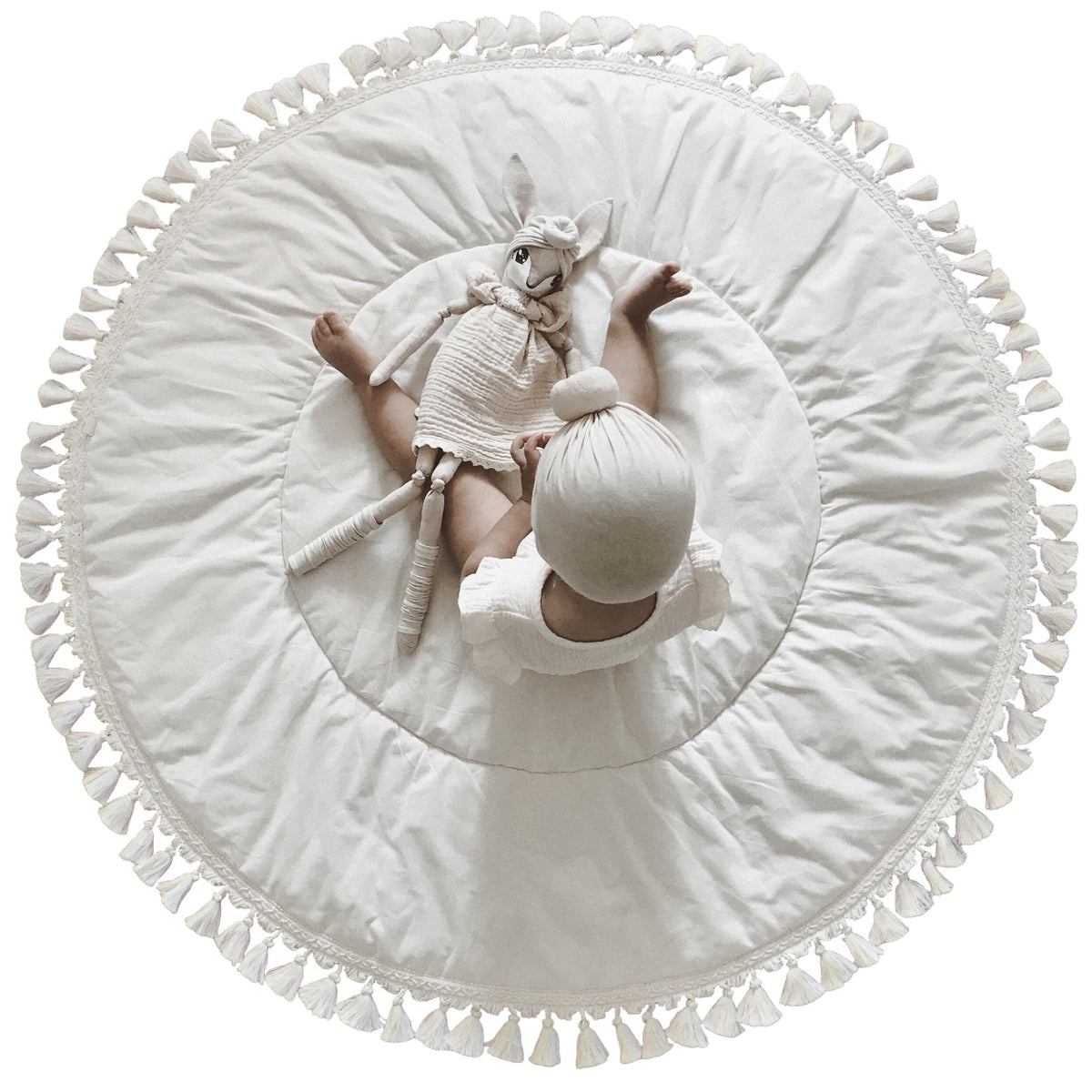 Rond speelkleed ecru met kwastjes