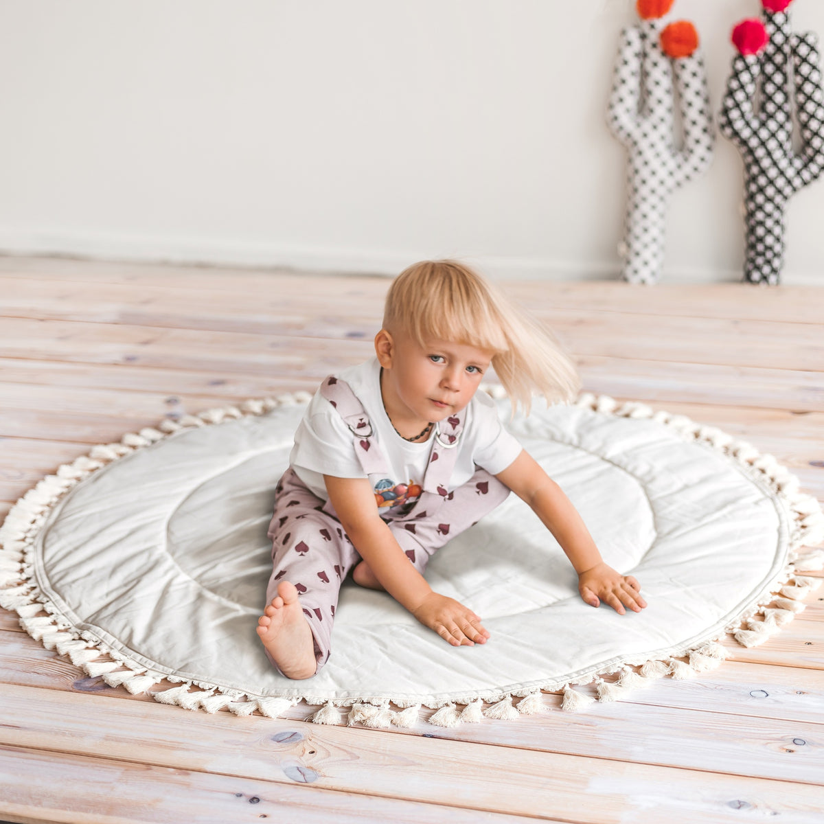 Rond speelkleed ecru met kwastjes – afbeelding 2