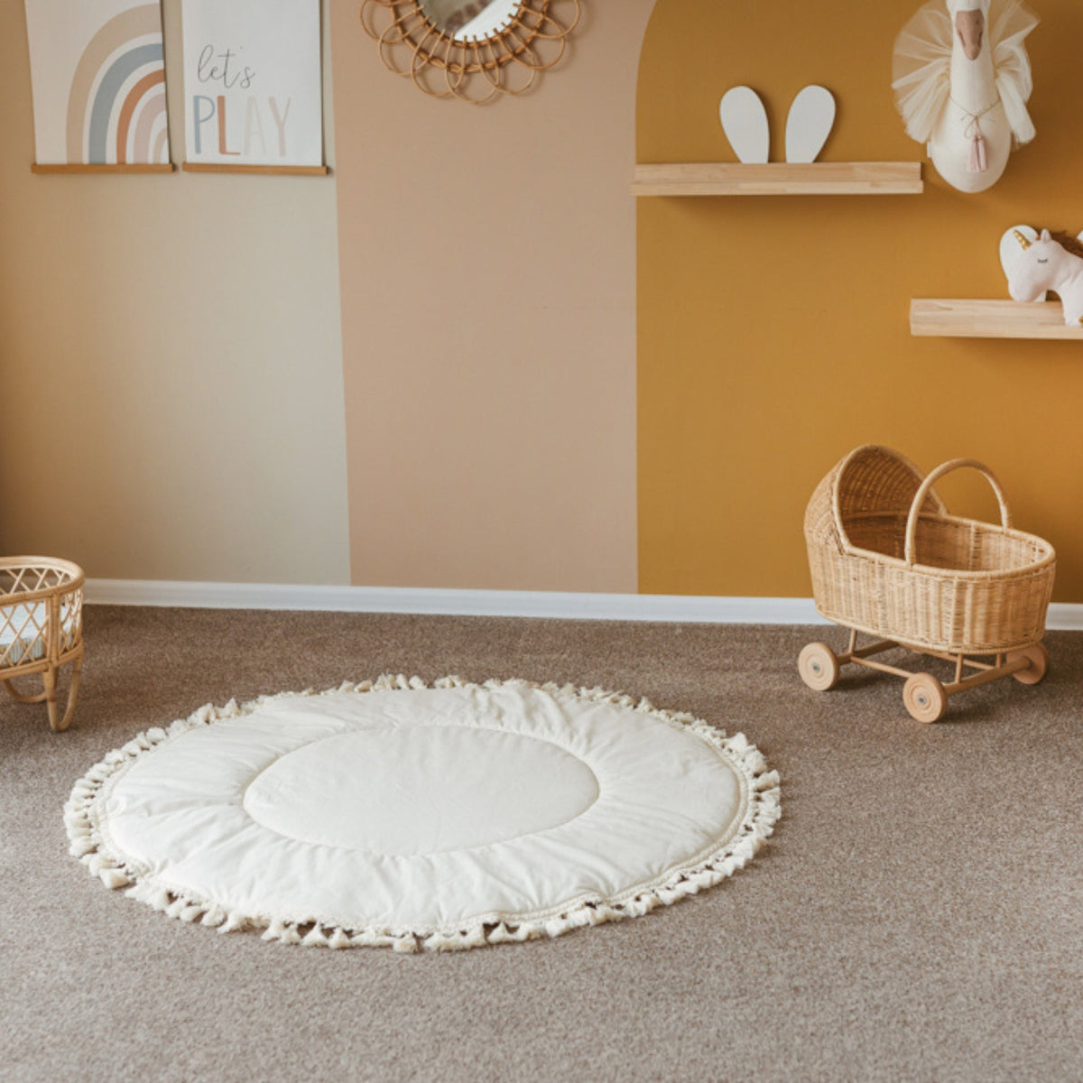 Rond speelkleed ecru met kwastjes – afbeelding 3