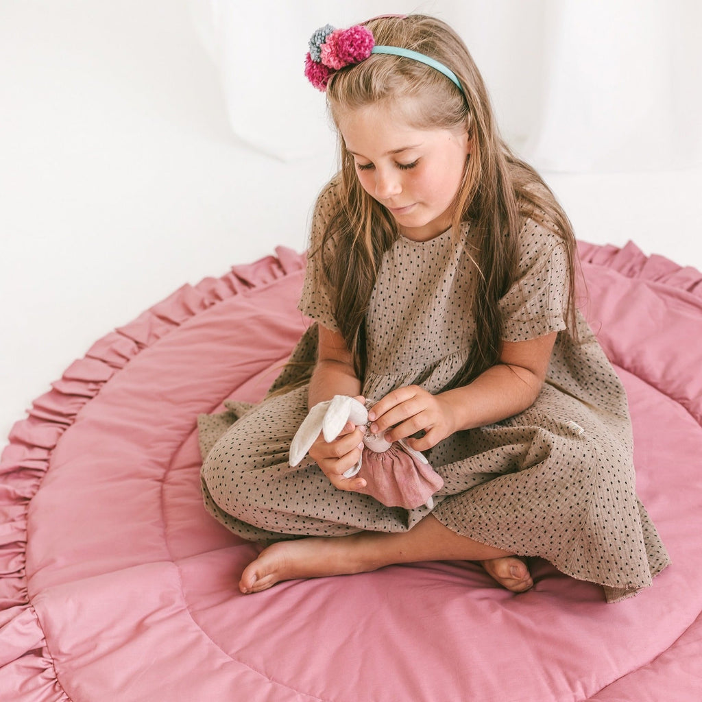 Rond speelkleed roze met ruches – afbeelding 4