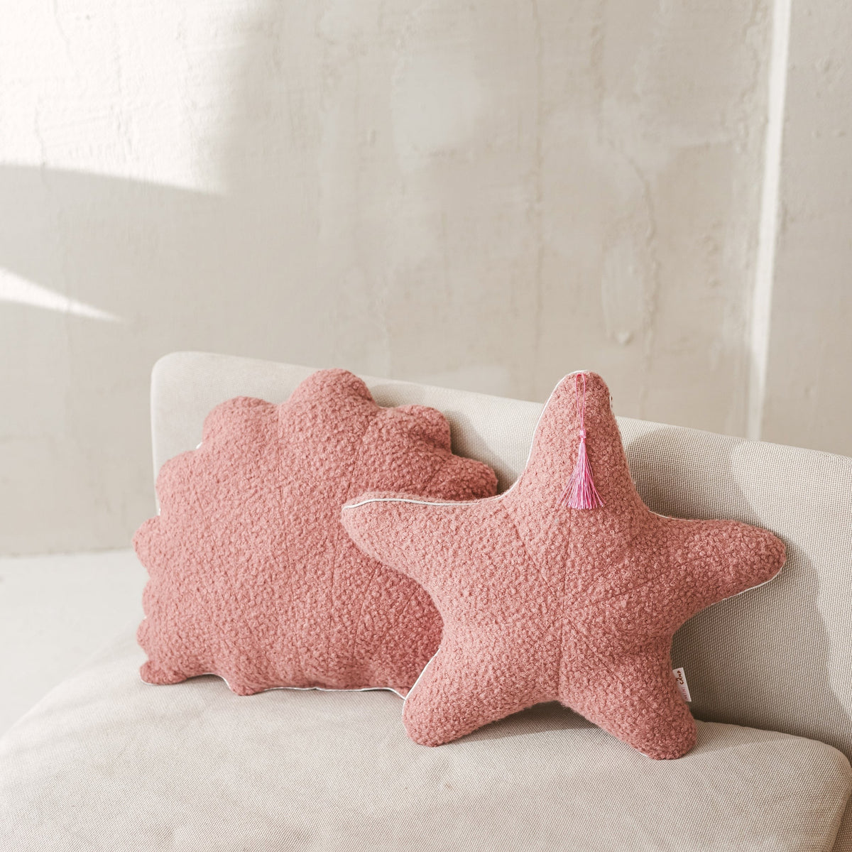 Kussenset schelp en zeester roze bouclé – afbeelding 2