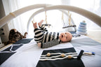 Speelkleed baby met speelbogen 100x100 cm zwart-wit – afbeelding 4