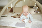 Speelkleed baby met speelbogen 120x120 cm bruin – afbeelding 12