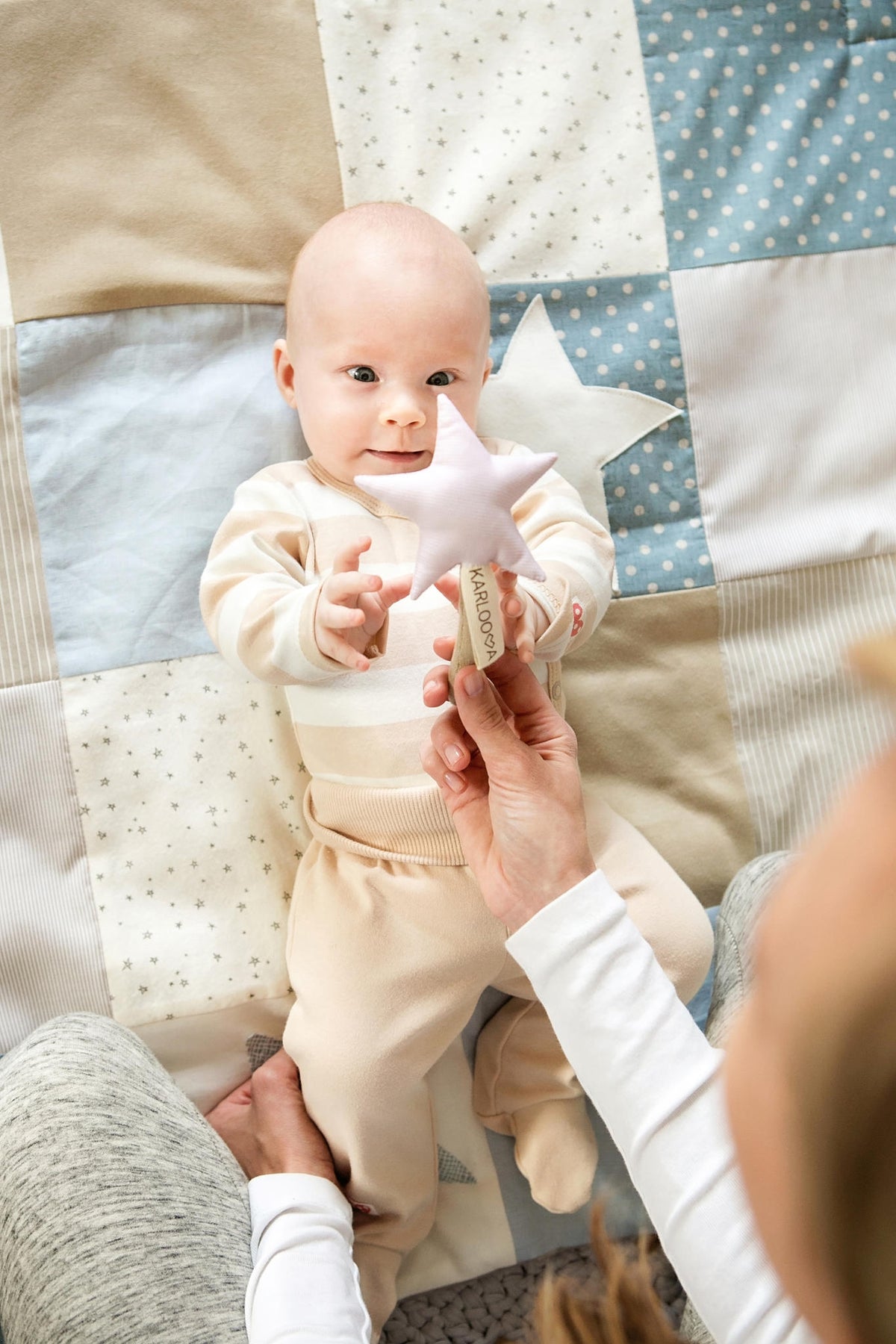 Speelkleed baby met sterren en speelbogen blauw – afbeelding 6