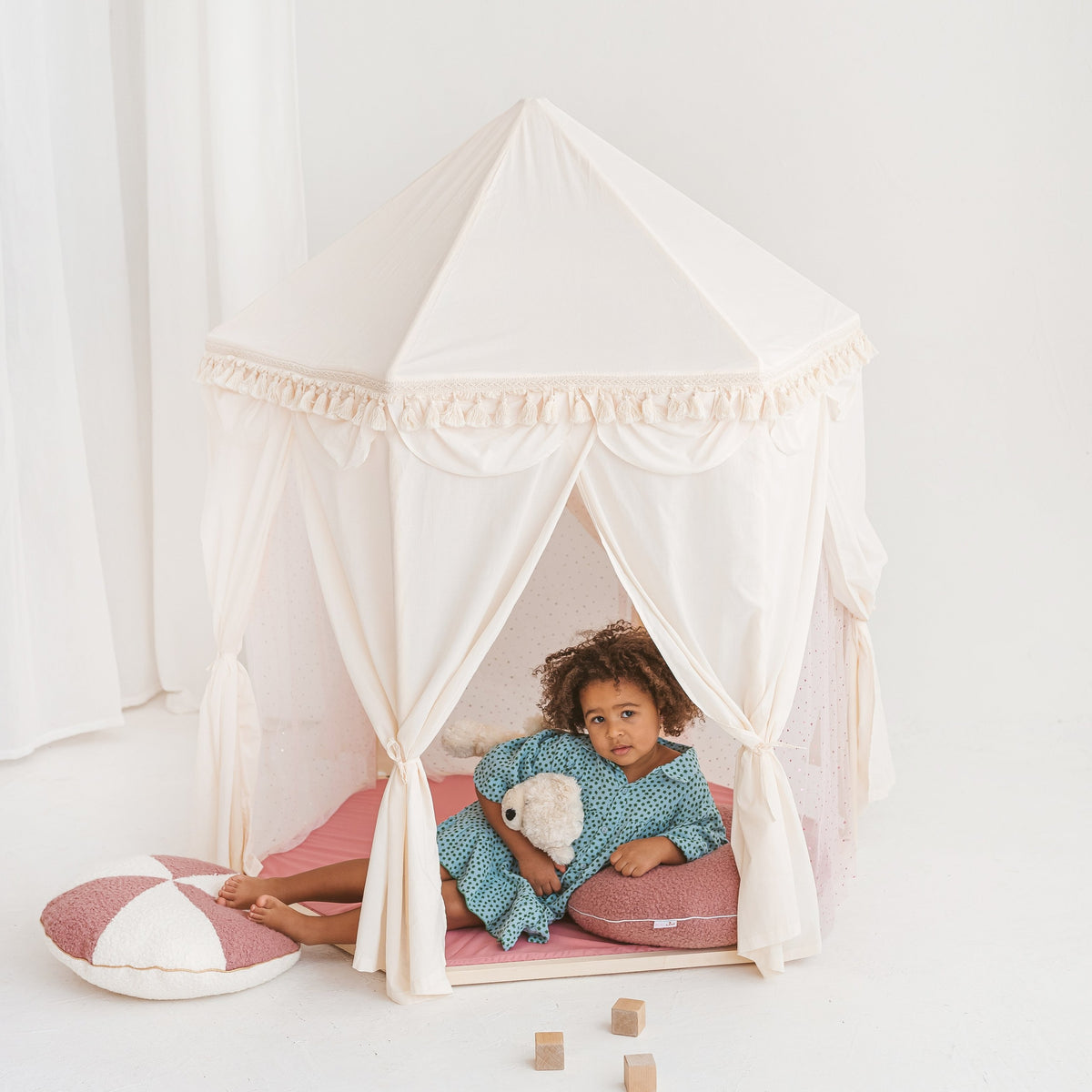 Speeltent paviljoen boho ecru met tule en kwastjes – afbeelding 2