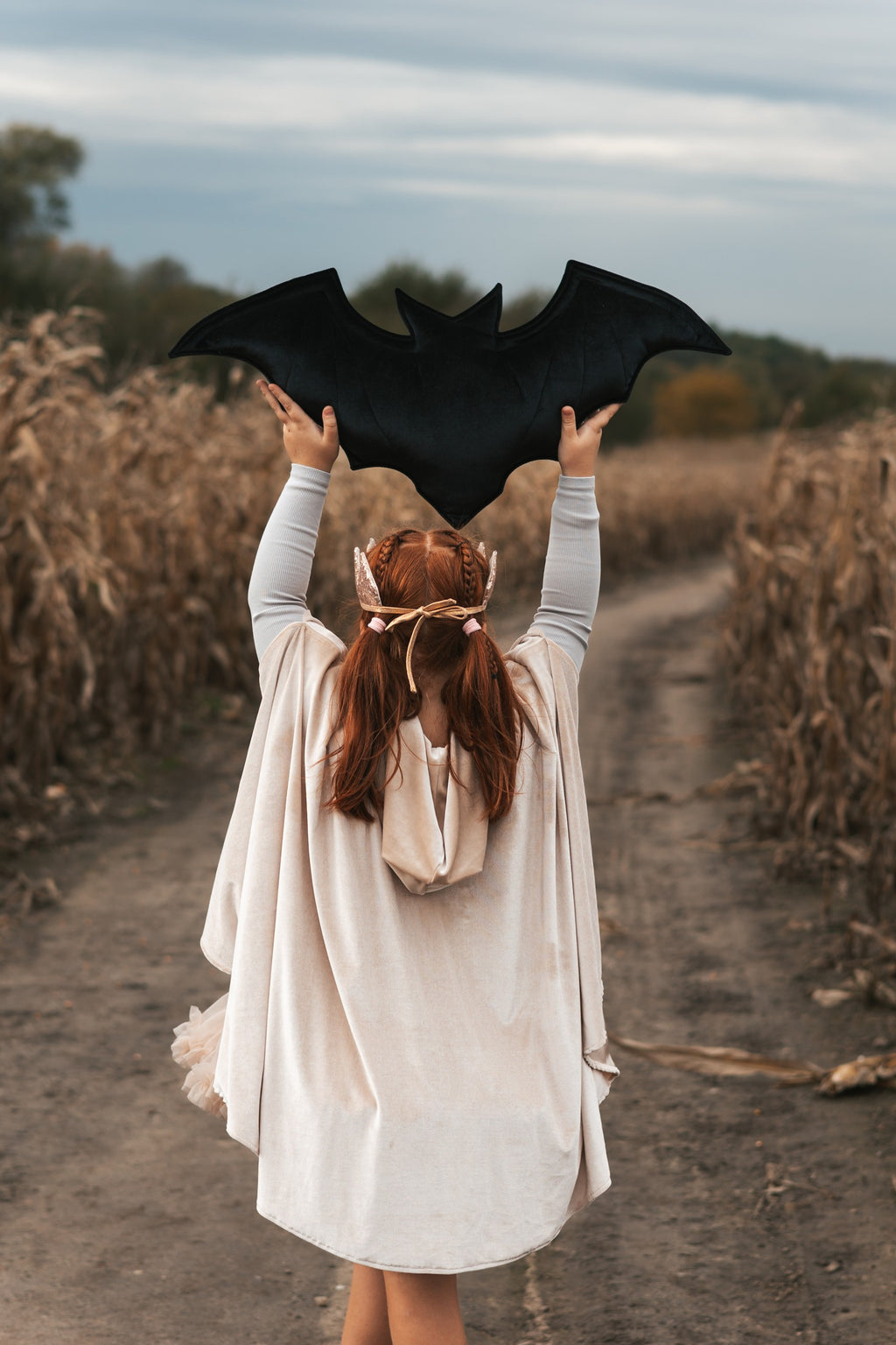 Verkleedcape met capuchon crème – afbeelding 7