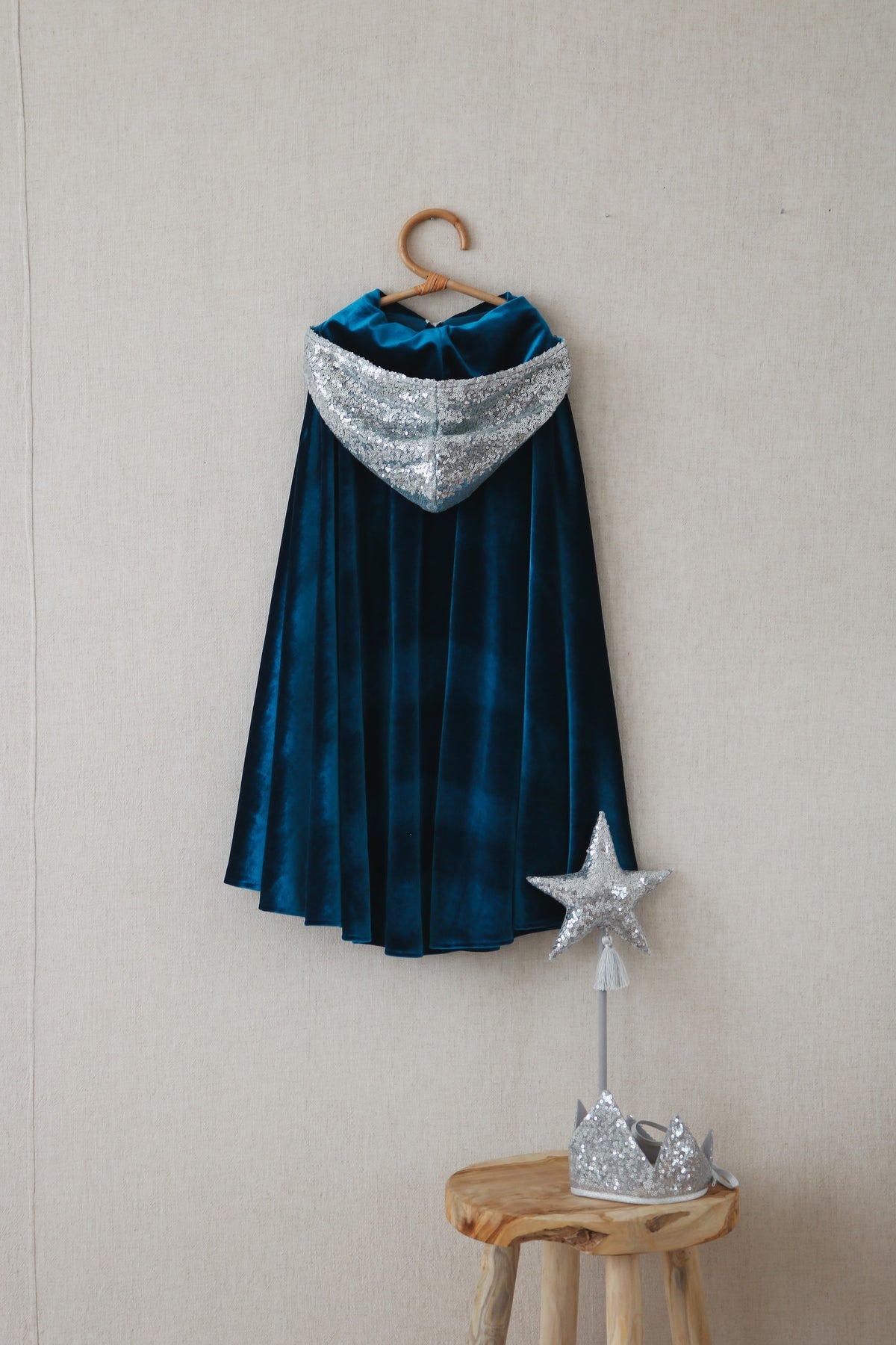 Verkleedcape met capuchon ijsblauw