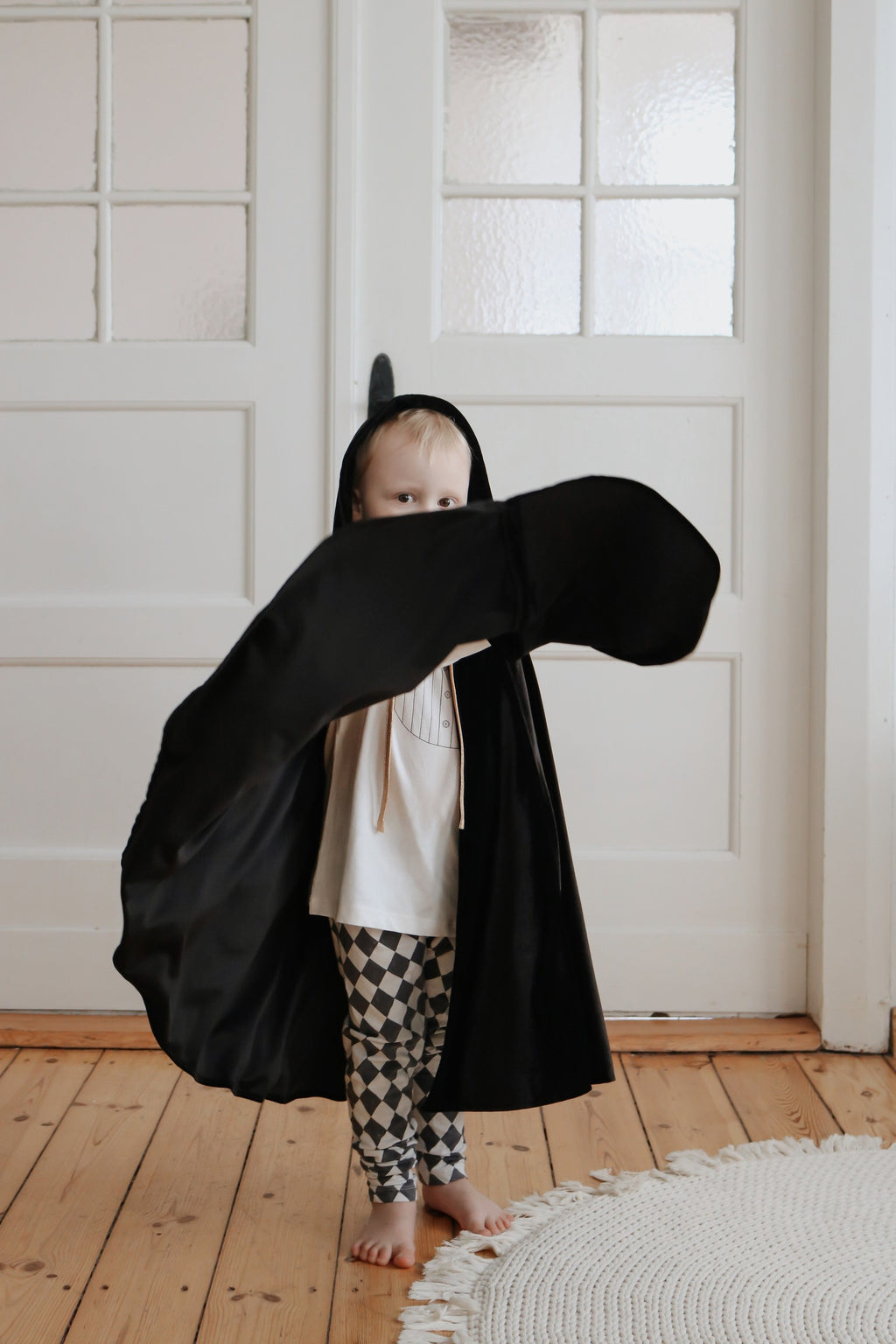 Verkleedcape met capuchon zwart – afbeelding 14