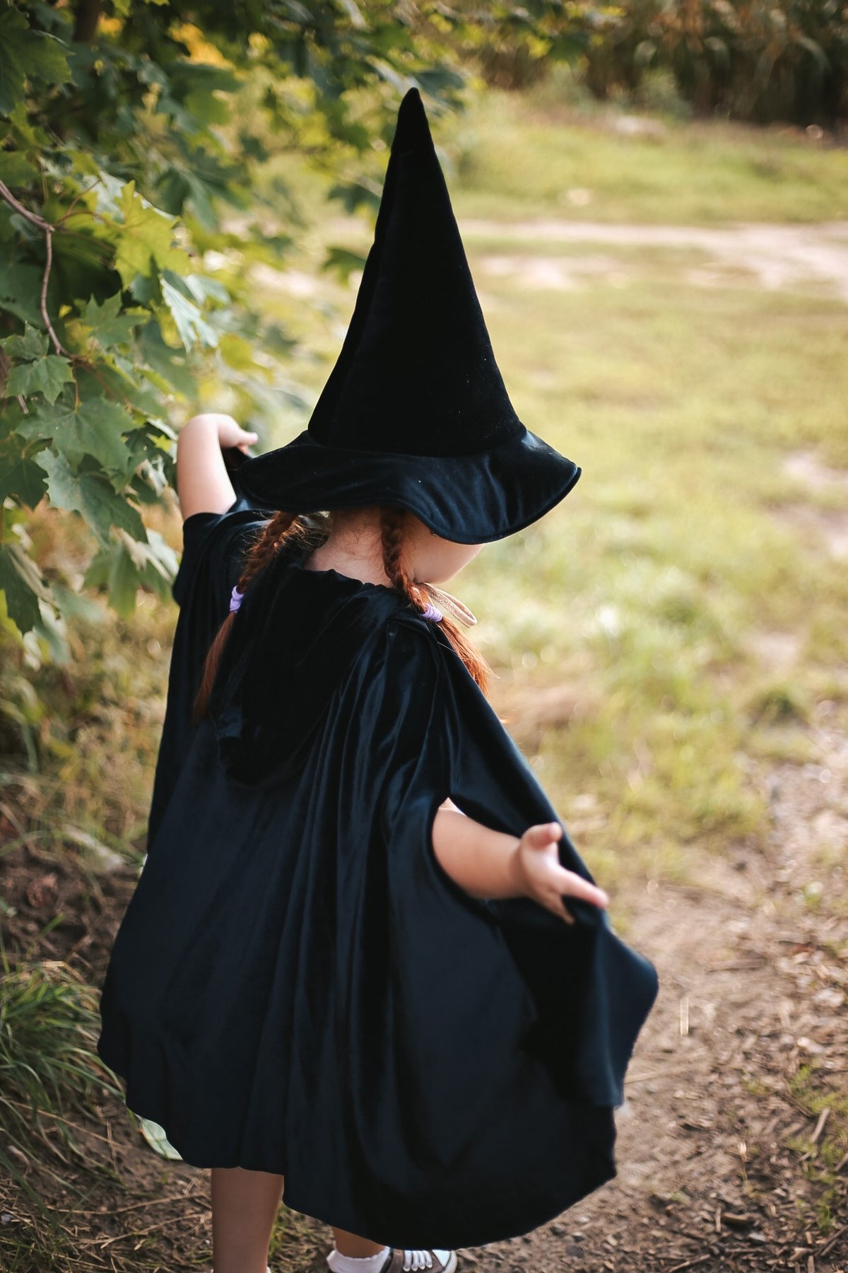 Verkleedcape met capuchon zwart – afbeelding 9