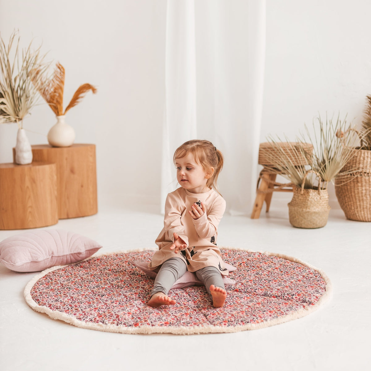 Speelkleed Rond met Franjes Roze – afbeelding 3