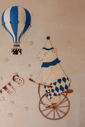 Wanddecoratie kinderkamer – houten beer op circusfiets