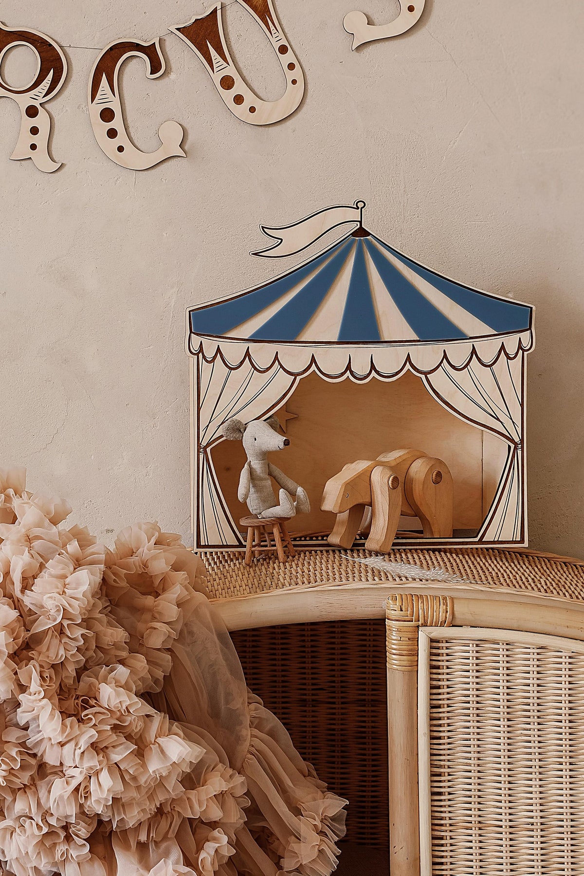 Wanddecoratie kinderkamer – houten circustheater