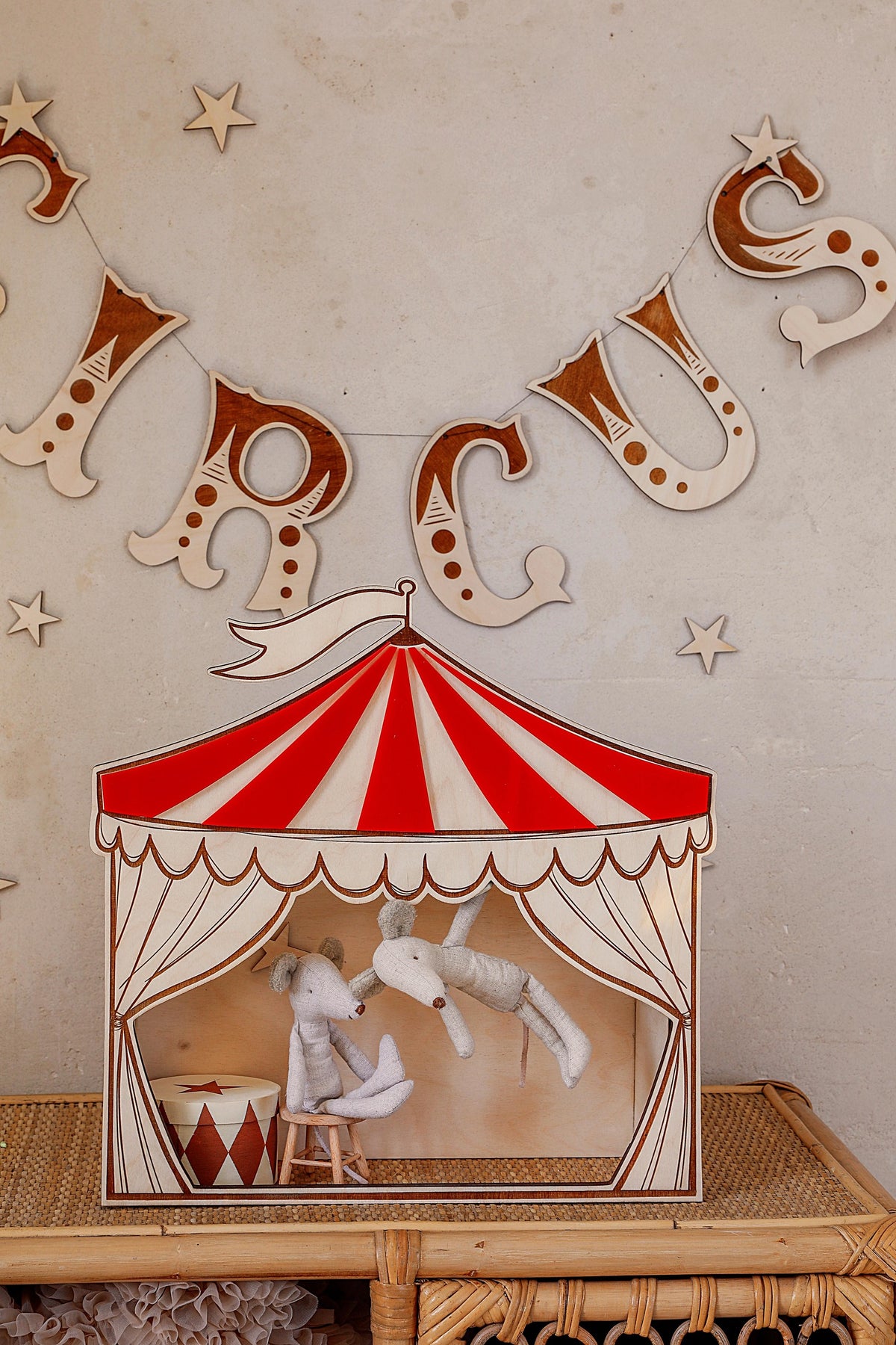 Wanddecoratie kinderkamer – houten circustheater – afbeelding 3
