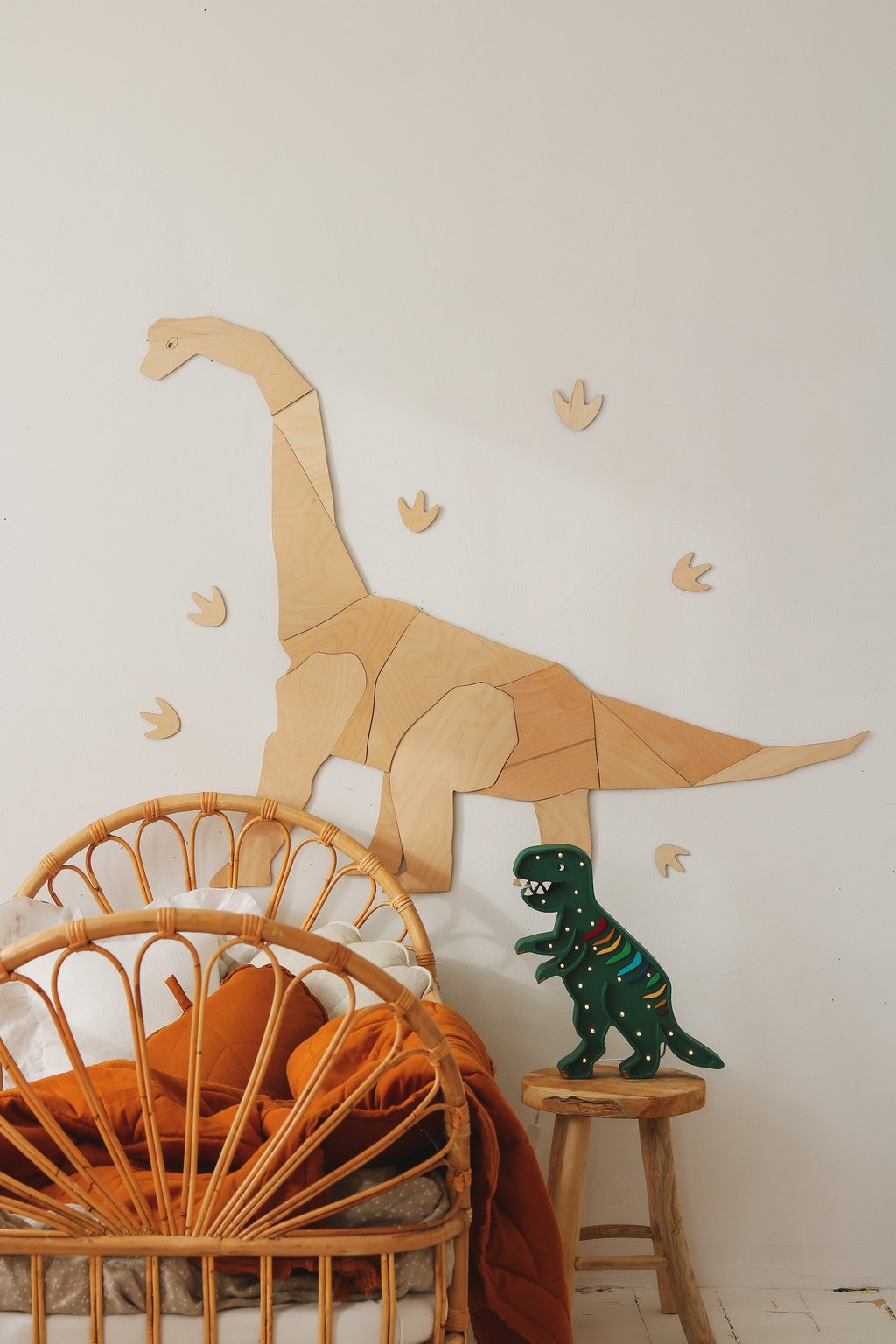Wanddecoratie kinderkamer – houten dinosaurus diplodocus XL – afbeelding 2