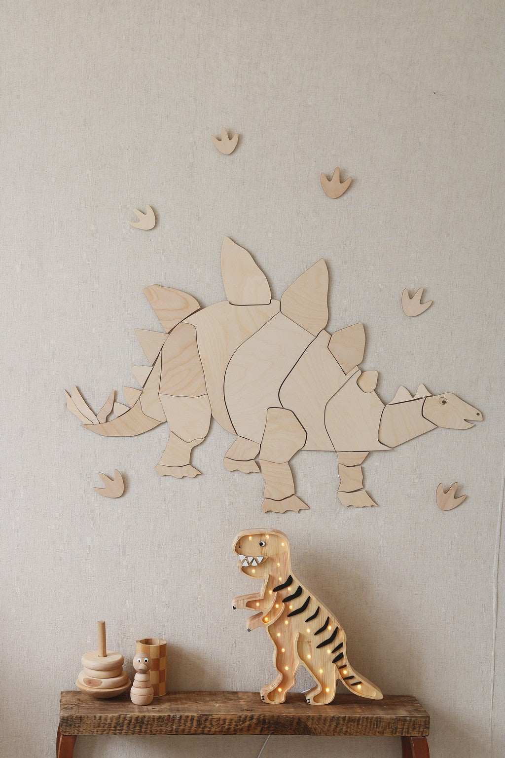 Wanddecoratie kinderkamer – houten dinosaurus stegosaurus