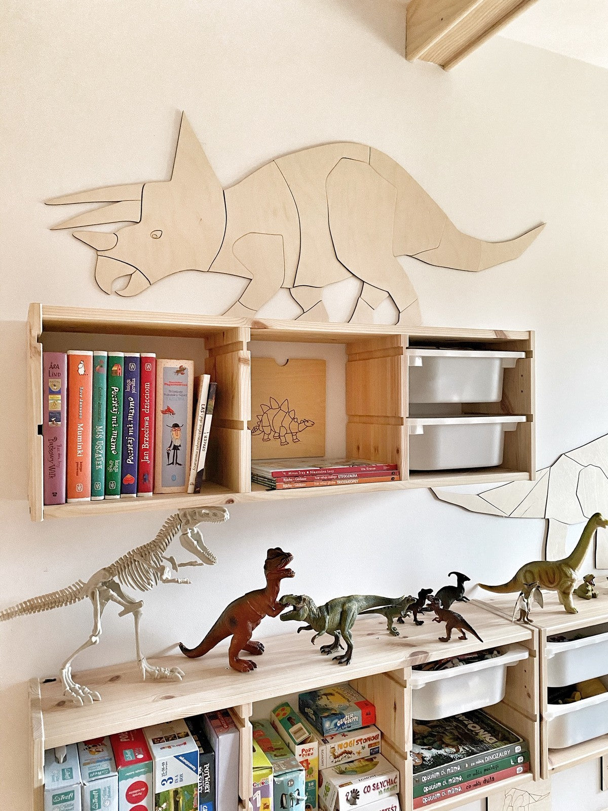 Wanddecoratie kinderkamer – houten dinosaurus triceratops – afbeelding 3