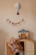 Wanddecoratie kinderkamer – houten letterslinger Circus