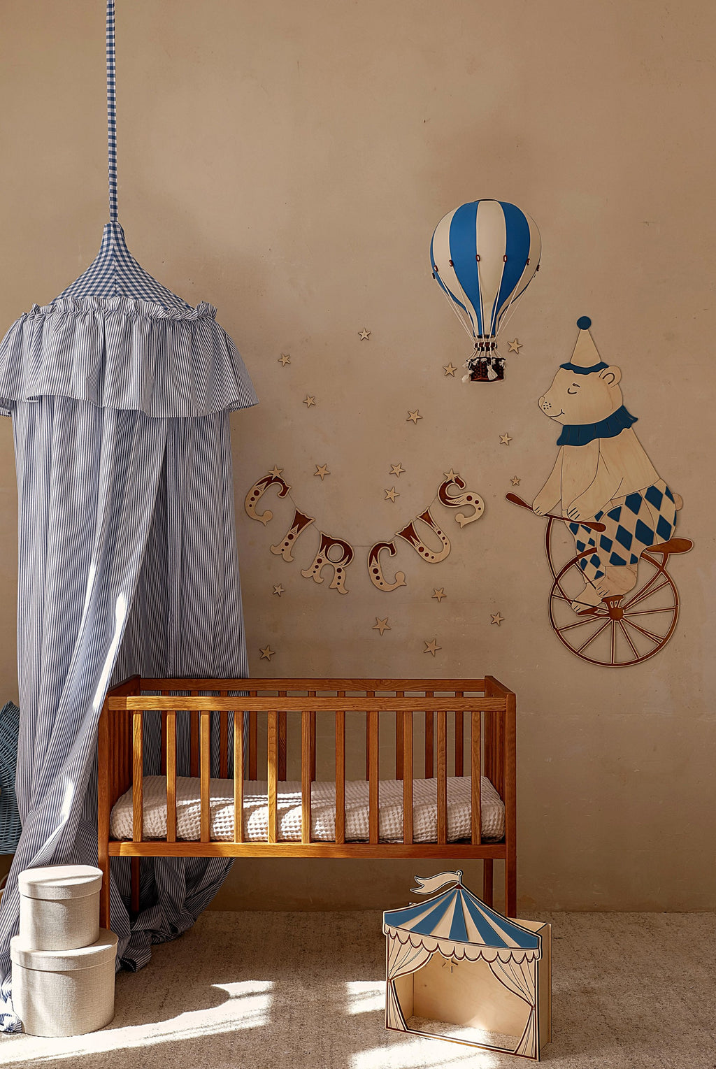 Wanddecoratie kinderkamer – houten letterslinger Circus – afbeelding 2