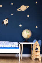 Wanddecoratie kinderkamer – houten maan, Saturnus, raket en sterren – afbeelding 2