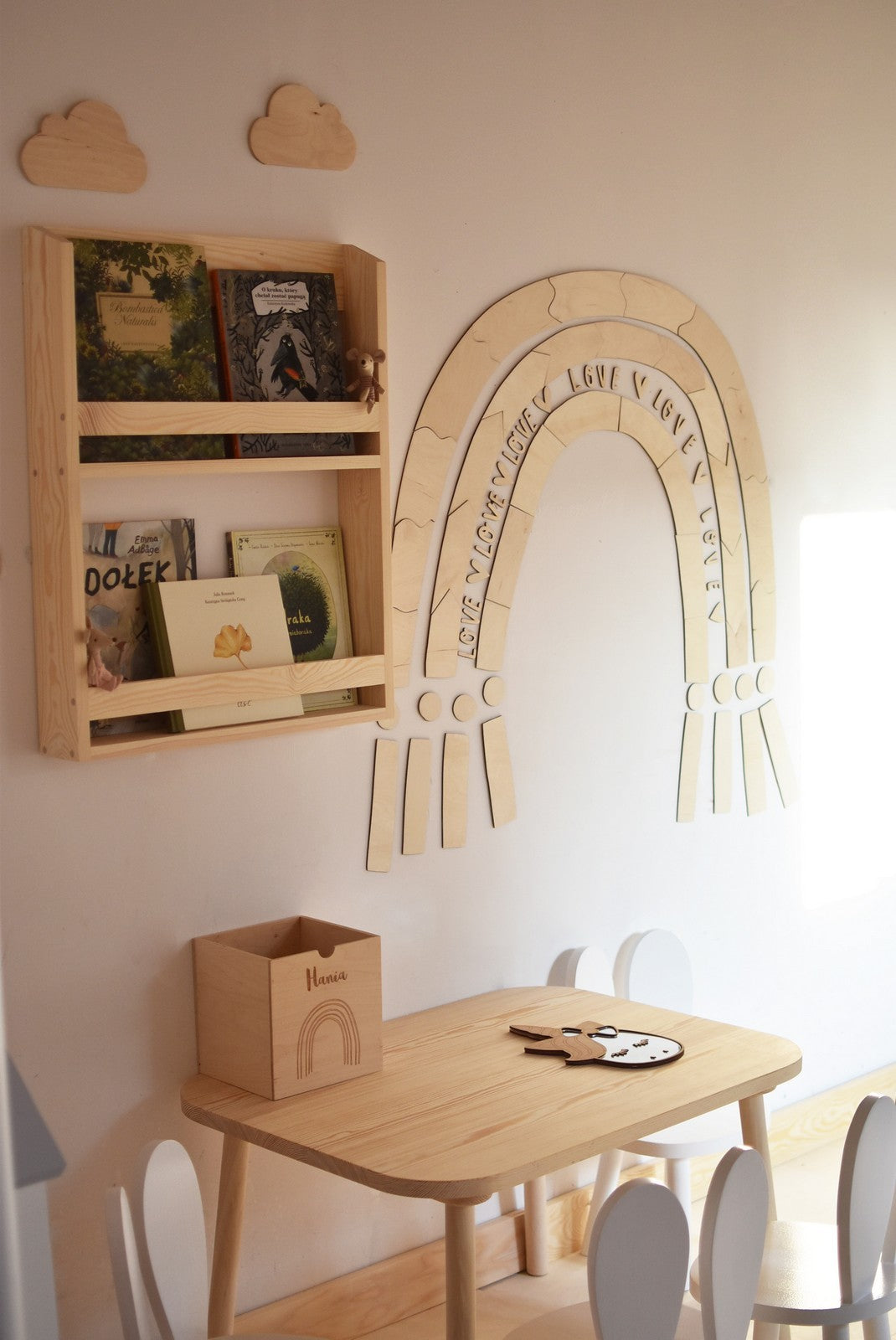 Wanddecoratie kinderkamer – houten regenboog