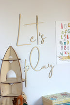 Wanddecoratie kinderkamer – houten tekstbord Let's Play – afbeelding 2