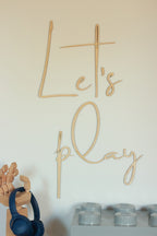 Wanddecoratie kinderkamer – houten tekstbord Let's Play – afbeelding 3