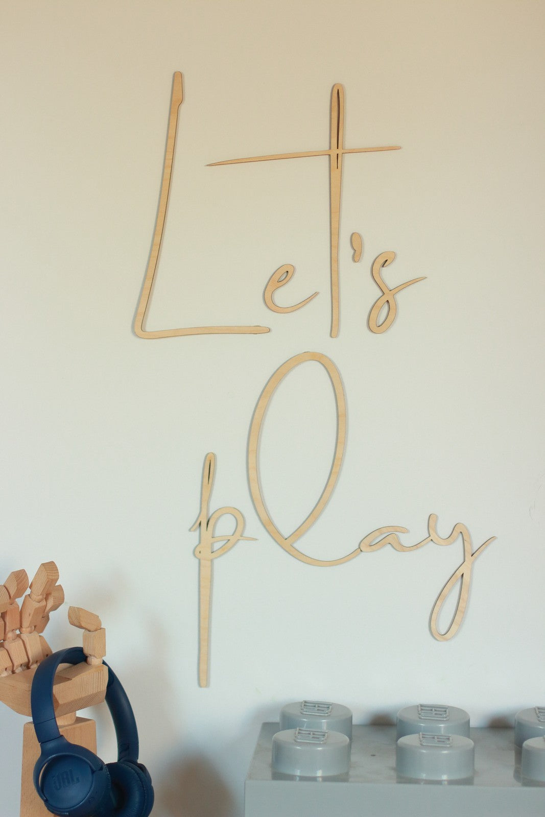 Wanddecoratie kinderkamer – houten tekstbord Let's Play – afbeelding 3