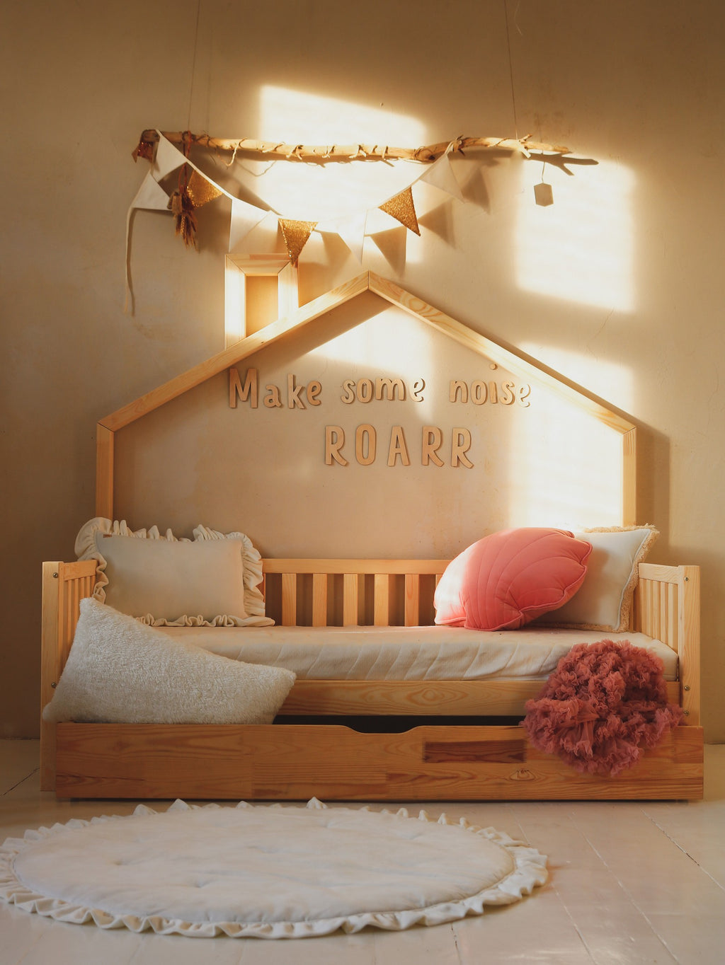 Wanddecoratie kinderkamer – houten tekstbord Make Some Noise ROARR – afbeelding 3