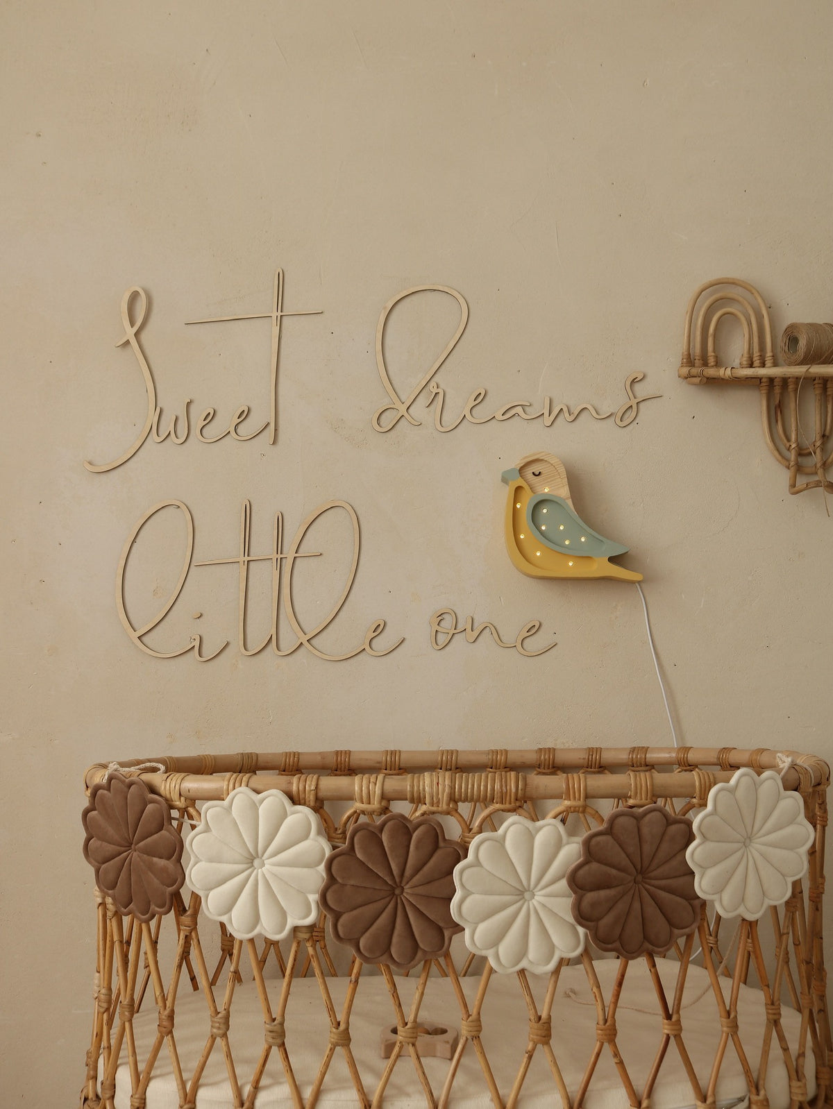 Wanddecoratie kinderkamer – houten tekstbord Sweet Dreams Little One – afbeelding 3