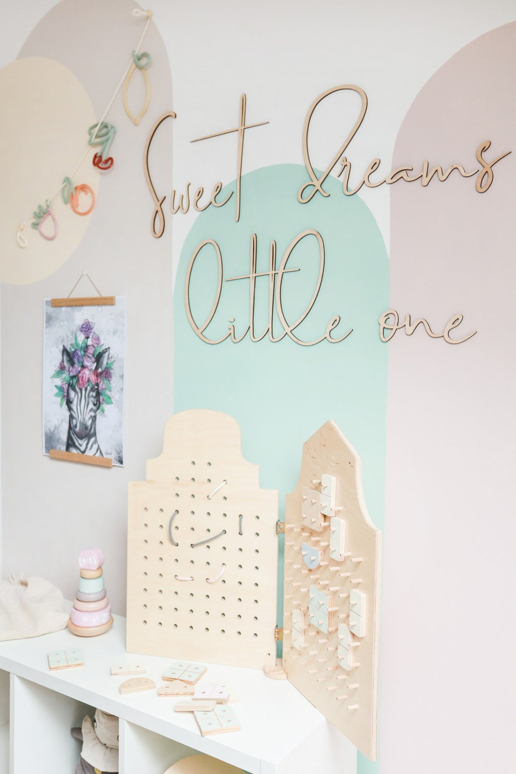 Wanddecoratie kinderkamer – houten tekstbord Sweet Dreams Little One – afbeelding 6
