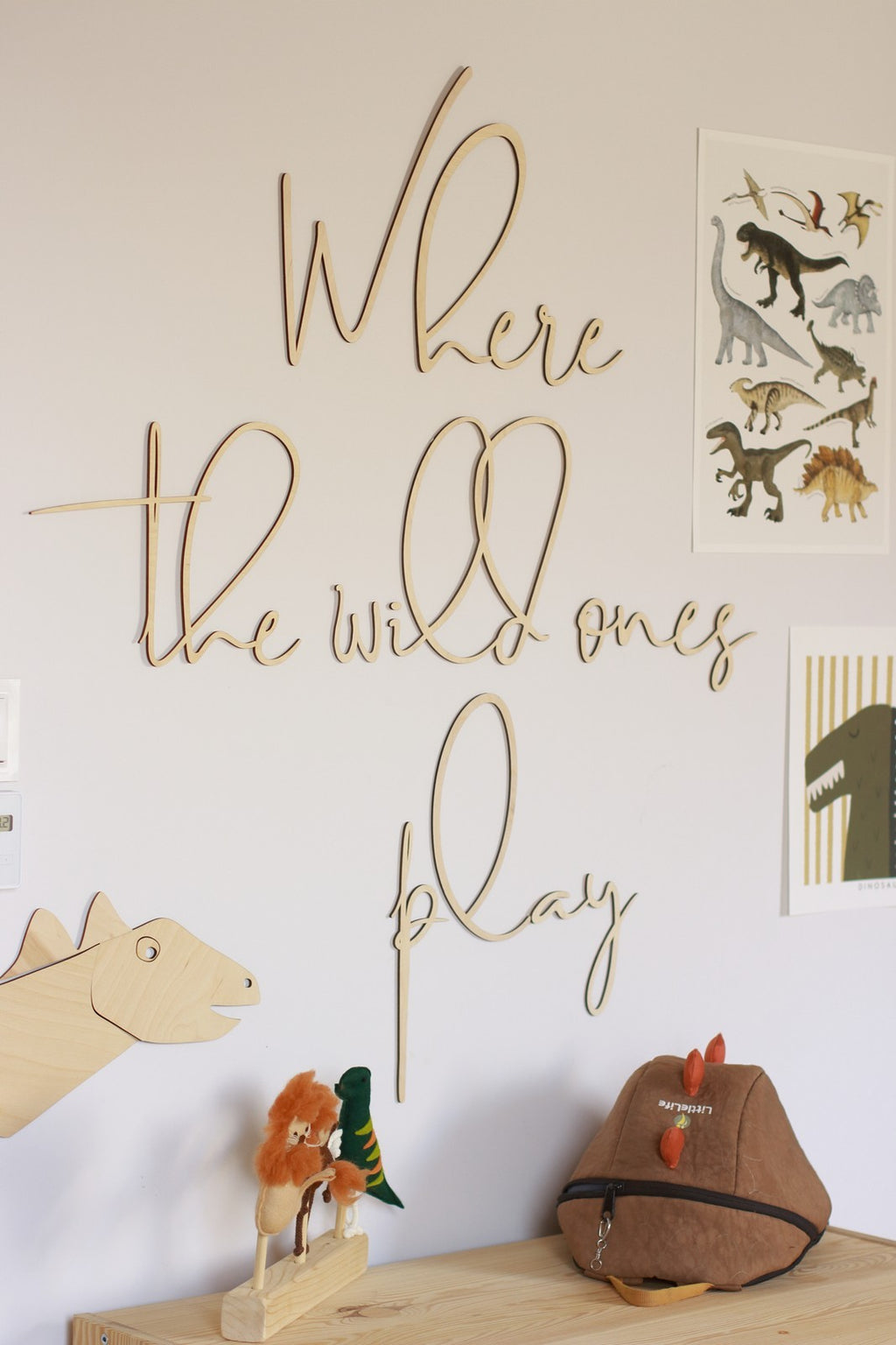 Wanddecoratie kinderkamer – houten tekstbord Where The Wild Ones Play