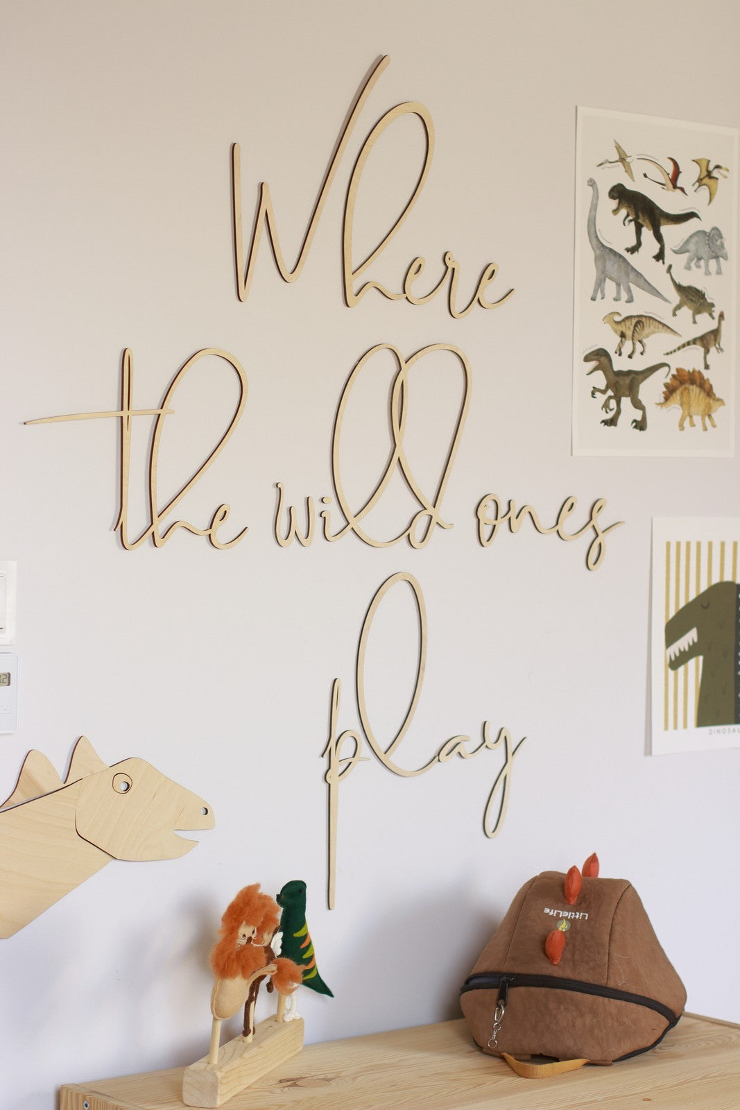 Wanddecoratie kinderkamer – houten tekstbord Where The Wild Ones Play