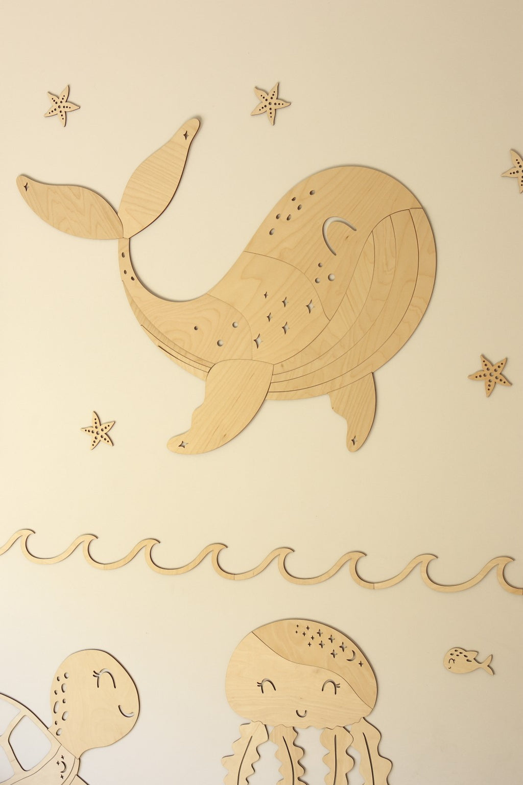 Wanddecoratie kinderkamer – houten walvis – afbeelding 3