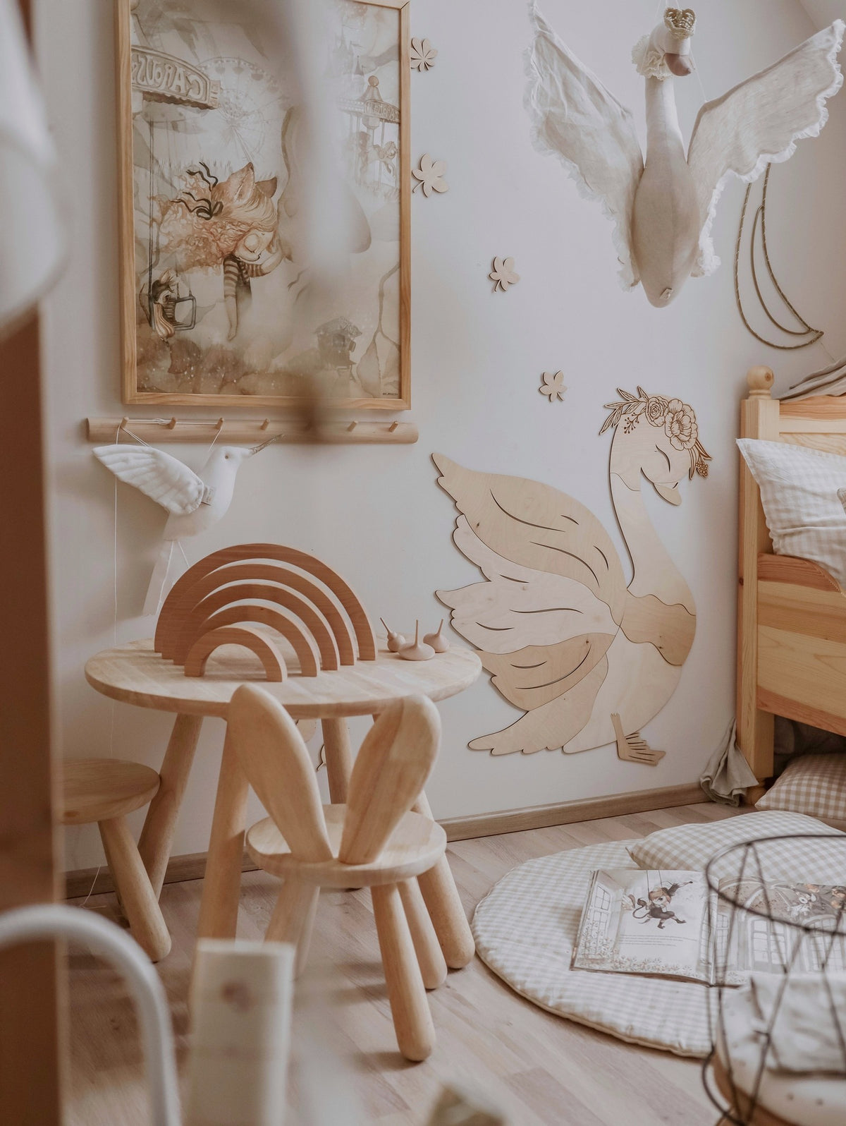 Wanddecoratie kinderkamer – houten zwaan – afbeelding 3