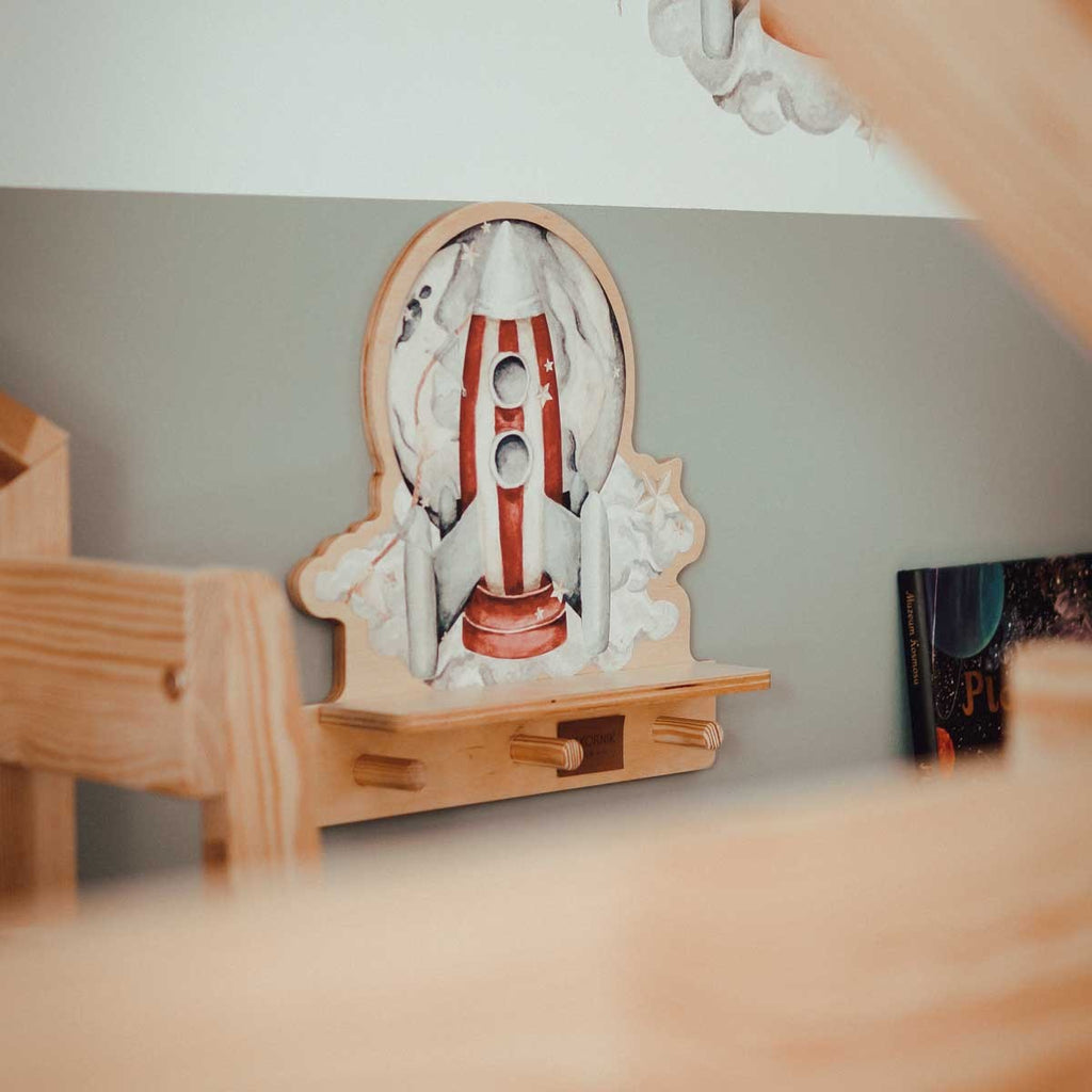 Wandplank kinderkamer met haakjes – raket – afbeelding 2