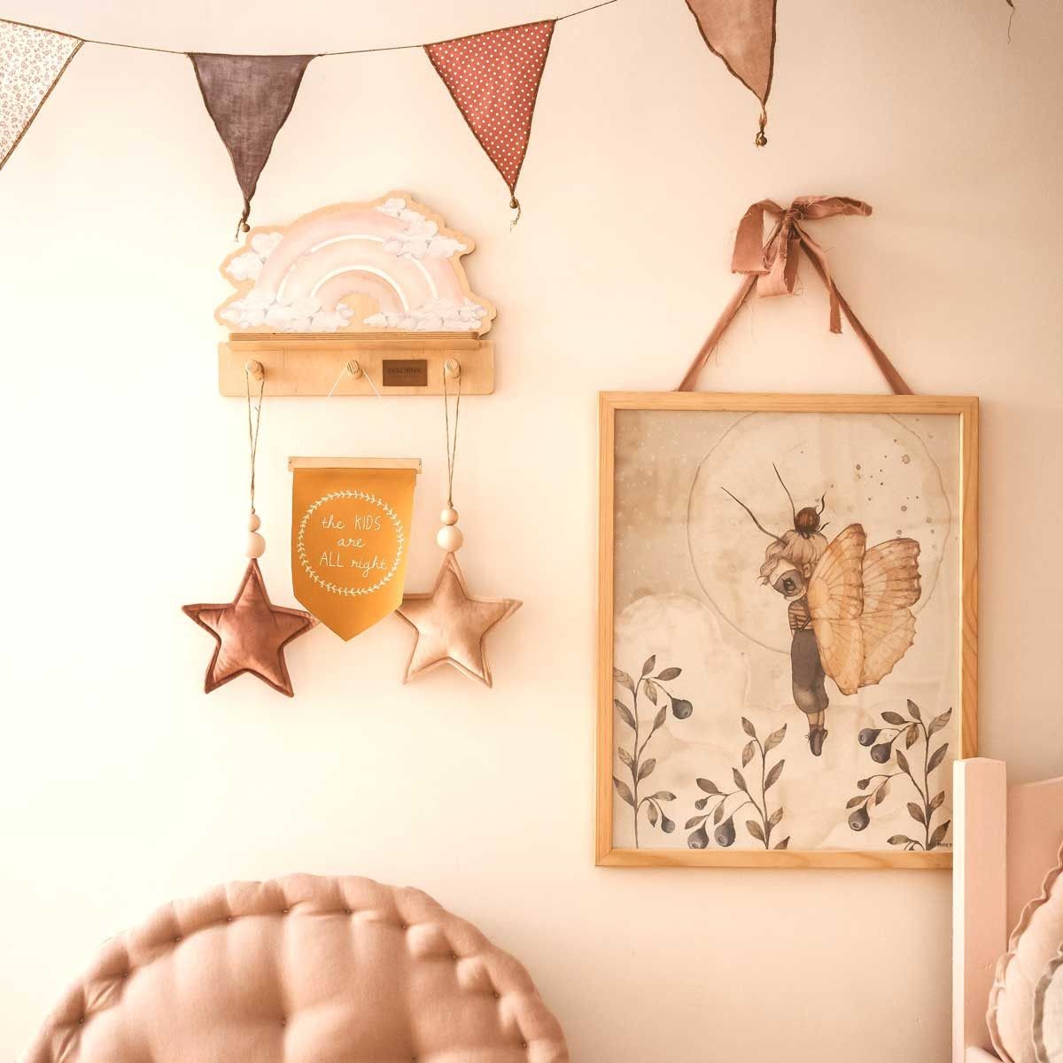 Wandplank kinderkamer met haakjes – roze regenboog – afbeelding 2